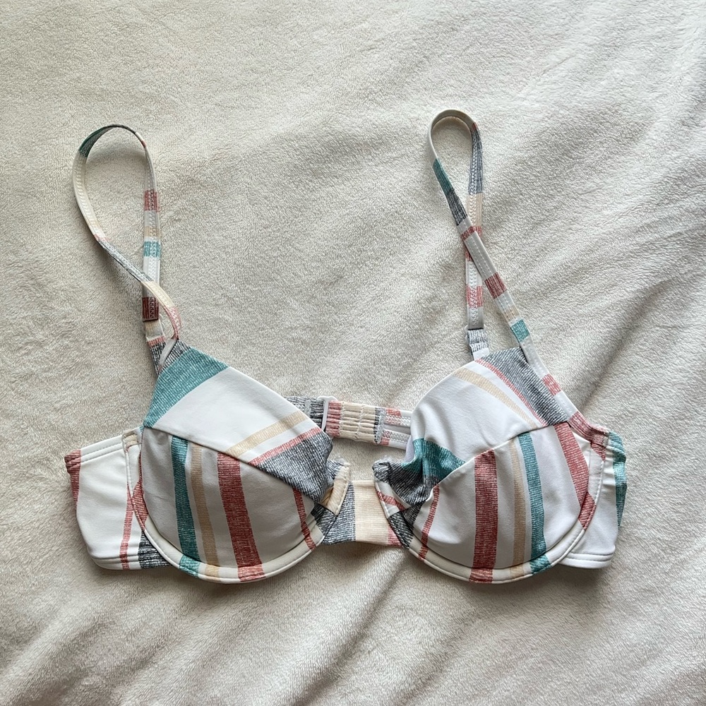 Roxy underwire bathing suit top